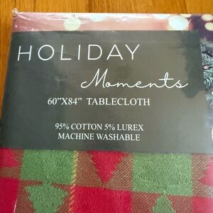 Festive Tablecloth - Red and Green
